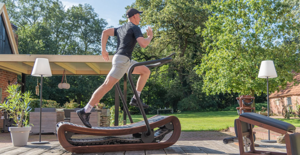 Man Running on the NOHRD Sprintbok treadmill 